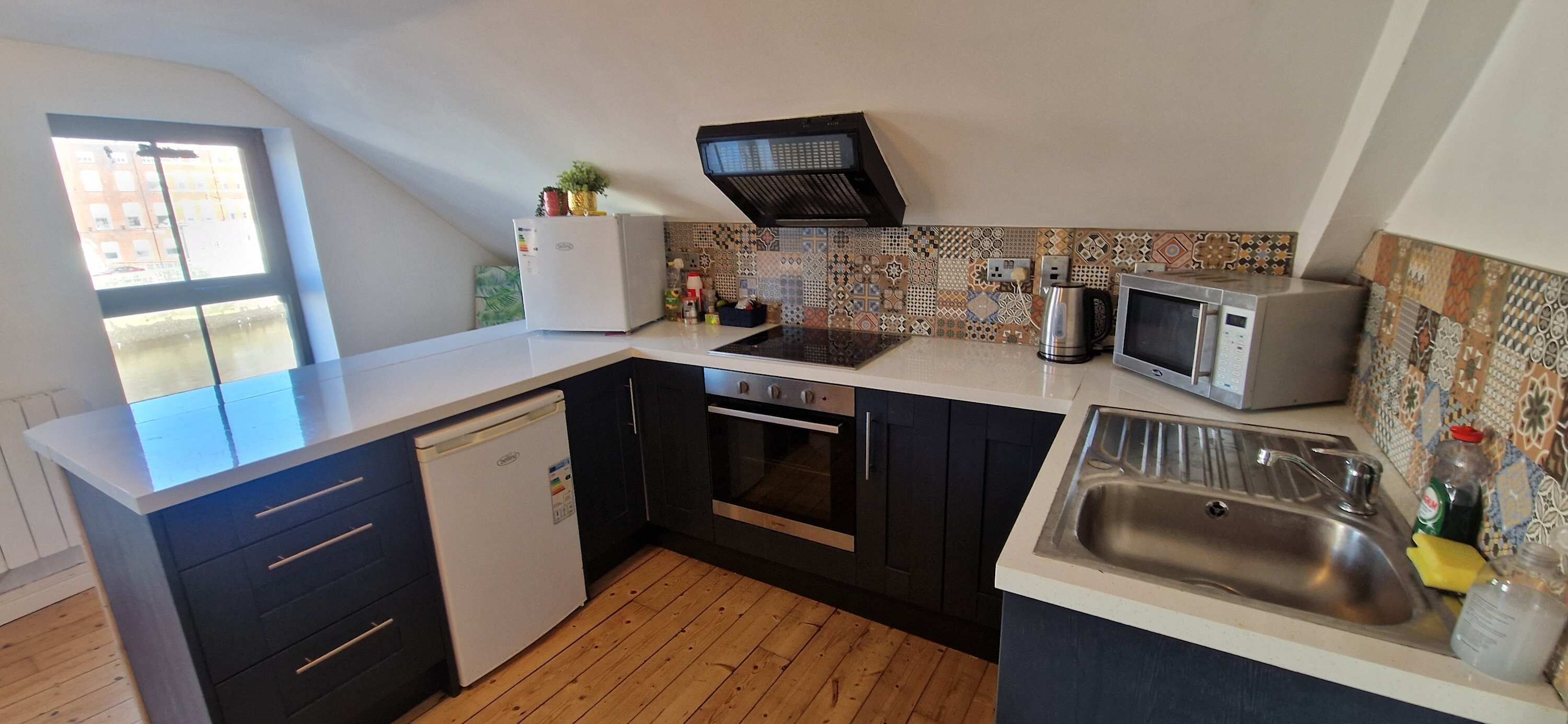 Oven, cookware/dishes/utensils