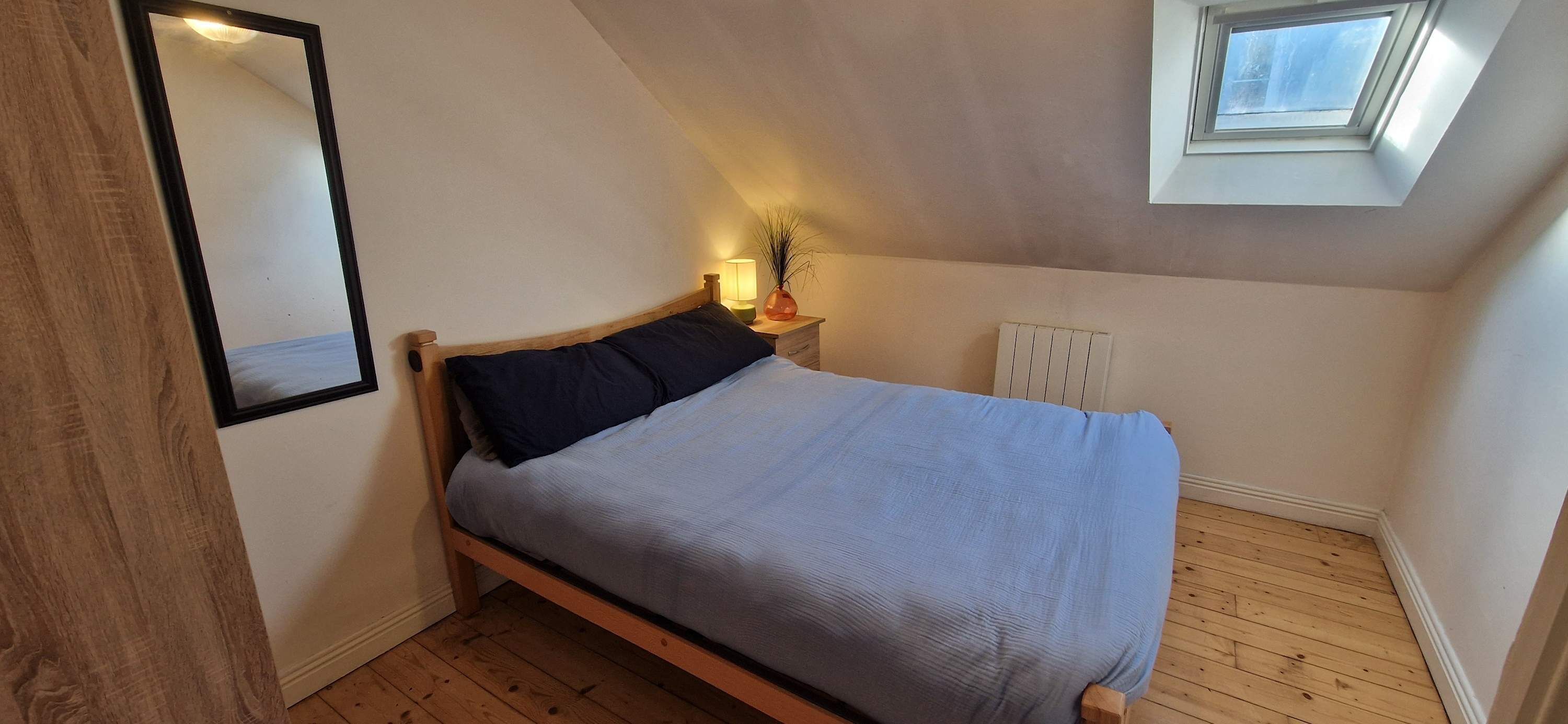 2 bedrooms, iron/ironing board, Internet, bed sheets