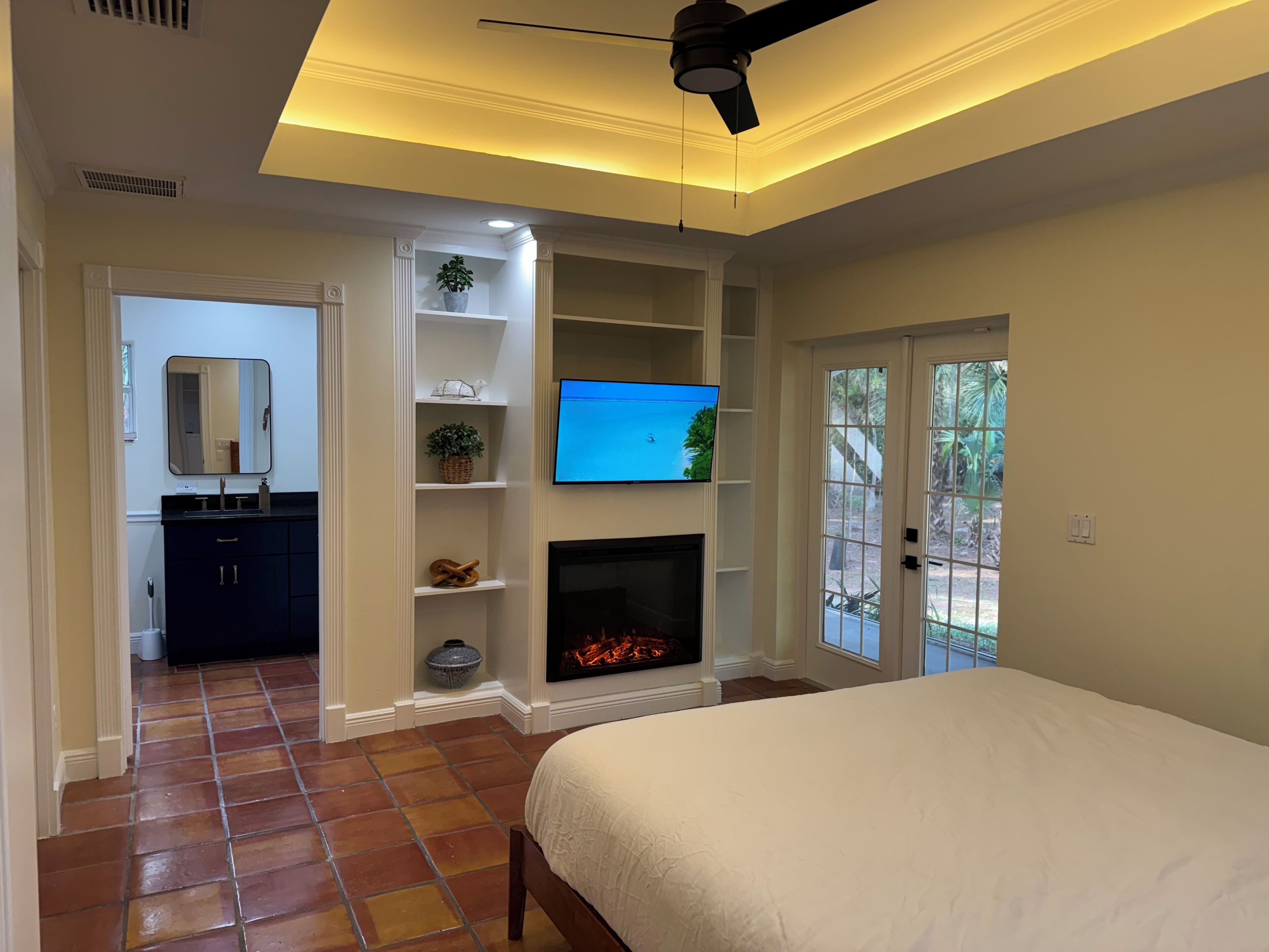 3 bedrooms, iron/ironing board, free WiFi, bed sheets