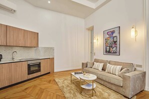 Een smart-tv en een kantoor