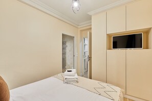 1 bedroom, iron/ironing board, WiFi, bed sheets