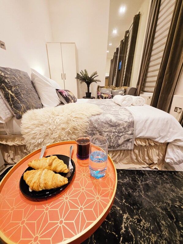 1 bedroom, iron/ironing board, travel cot, free WiFi