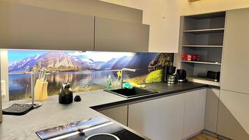 Réfrigérateur, four, plaque de cuisson, lave-vaisselle