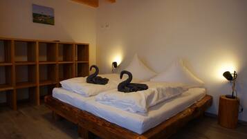 3 chambres, lit parapluie, Wi-Fi, draps fournis