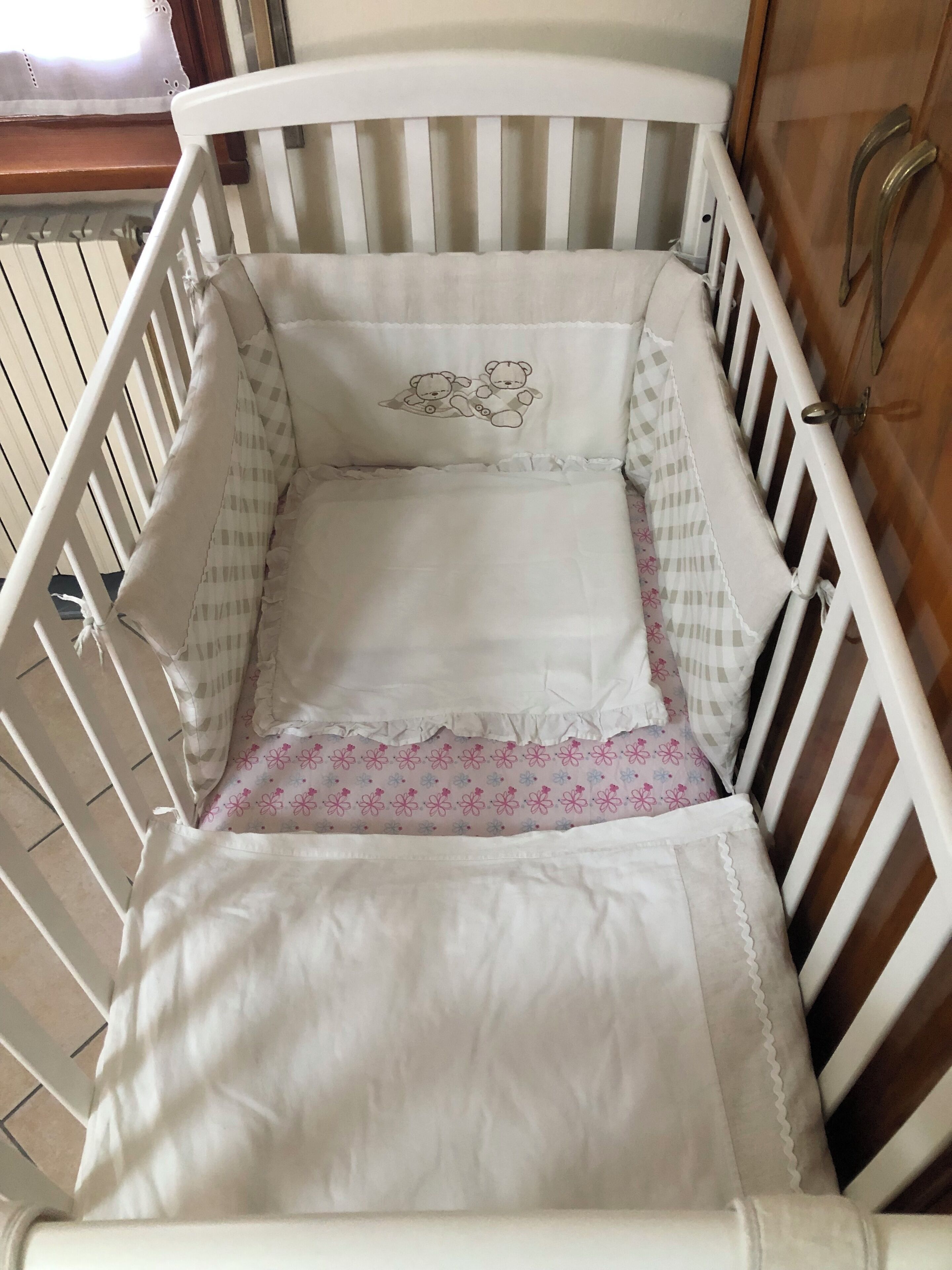 2 Schlafzimmer, Schreibtisch, Bügeleisen/Bügelbrett, Reisekinderbett