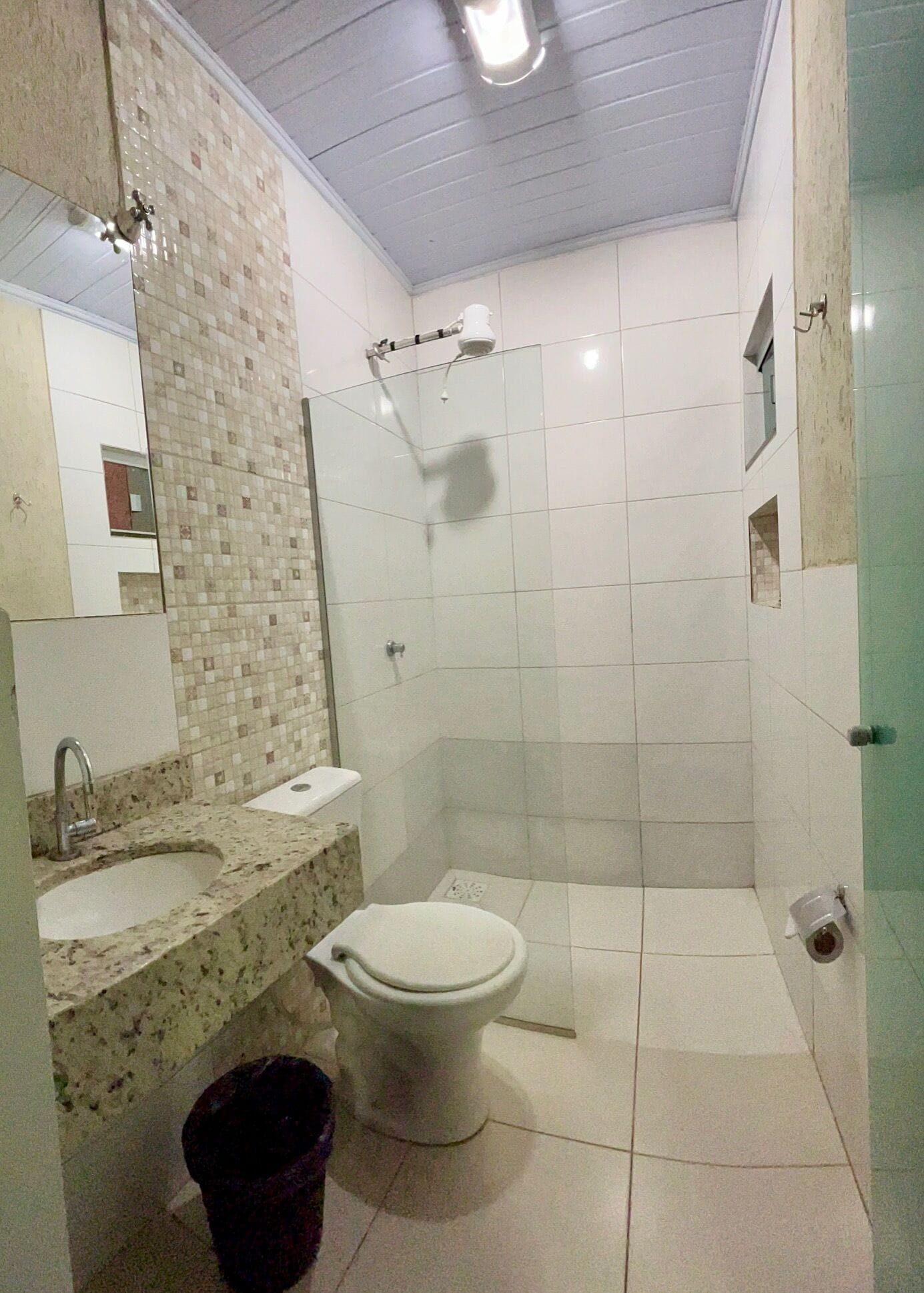 基础双人房（单人入住） | 浴室 | 淋浴设施、毛巾、肥皂、卫生纸