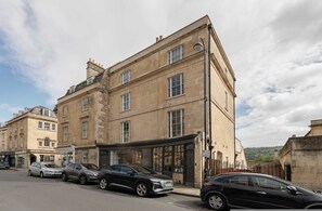 Apartment | 2 bedrooms, Internet