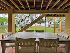 Outdoor dining - The Sandcastle at Burrum Heads (Burrum Heads)