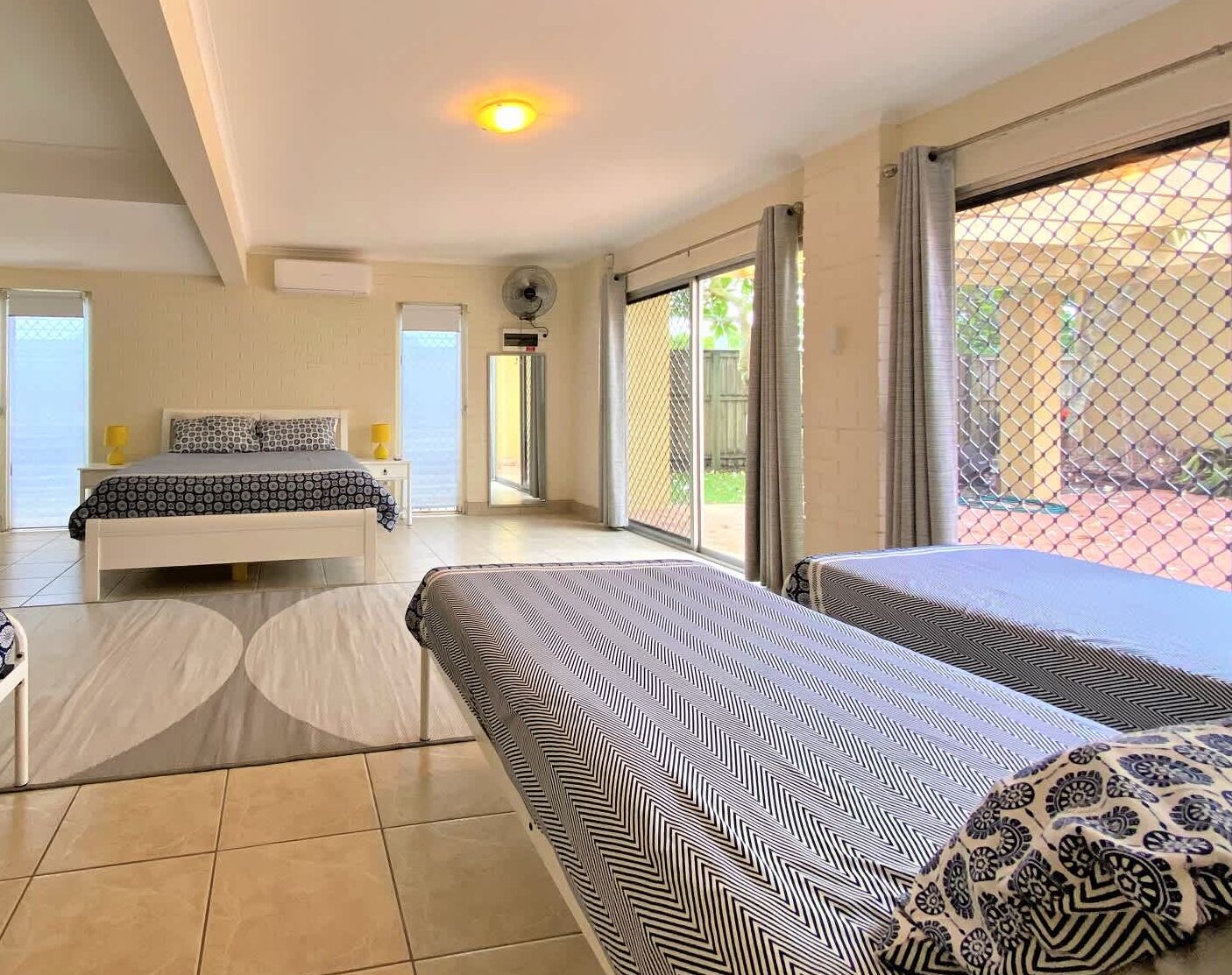 1 soverom og skrivebord