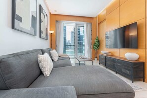 TV - StayShort - Relaxing and Cozy 1BR Apartment in Business Bay! (Business Bay)