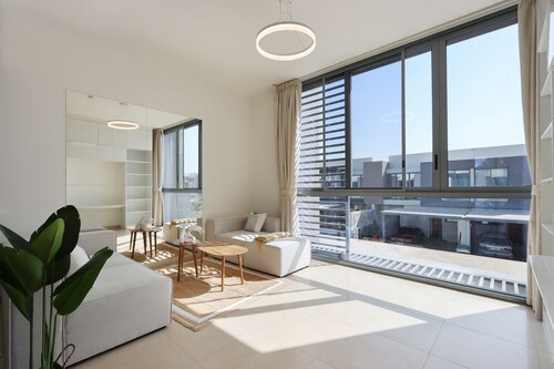 Livbnb-Tranquil Family Home, 4BR with Maid's Room
