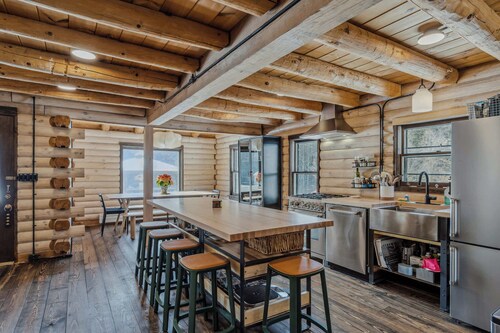 Blue & Sonny Hollow: Modern Cabin Firepit & Trails