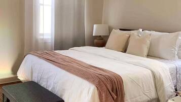 2 chambres, fer et planche à repasser, Wi-Fi, draps fournis