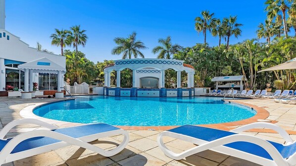 Pool - Bel Air Modern 1 Bedroom Apartment - CoastHM (Broadbeach)