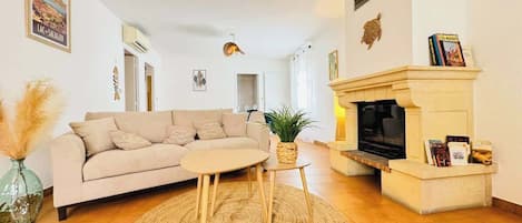 TV, fireplace, offices