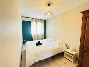 4 chambres, fer et planche à repasser, Wi-Fi, draps fournis