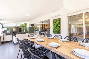 Dining - Villa Familiale avec Piscine et Petanque (Valras-Plage)