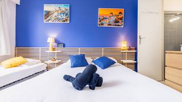 3 habitaciones, tabla de planchar con plancha, cuna de viaje y wifi