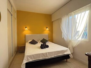 3 chambres, fer et planche à repasser, lit de bébé portatif, Wi-Fi