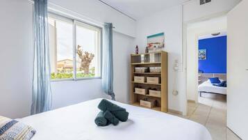 3 bedrooms, iron/ironing board, travel cot, WiFi