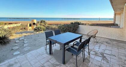 La Plage Villa Pieds dans l’eau, vue mer et jardin privé