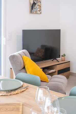 TV