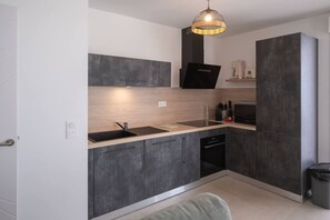 Fridge, microwave, oven, stovetop