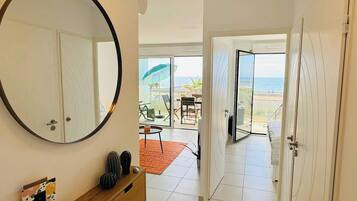 1 habitación, tabla de planchar con plancha, cuna de viaje y wifi