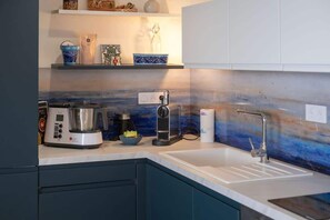 Kühlschrank, Ofen, Herdplatte, Geschirrspüler