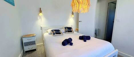 2 chambres, fer et planche à repasser, lit parapluie, Wi-Fi