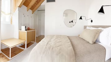 Deluxe Double or Twin Room, Mountain View | In-room safe, free WiFi