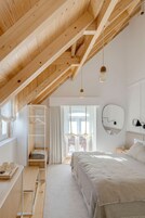 Quarto casal ou duplo design | Cofres nos quartos, Wi-Fi de cortesia, individualmente decorados
