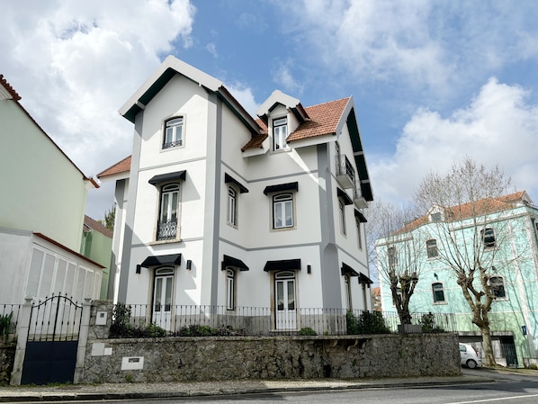 Façana frontal de l'allotjament