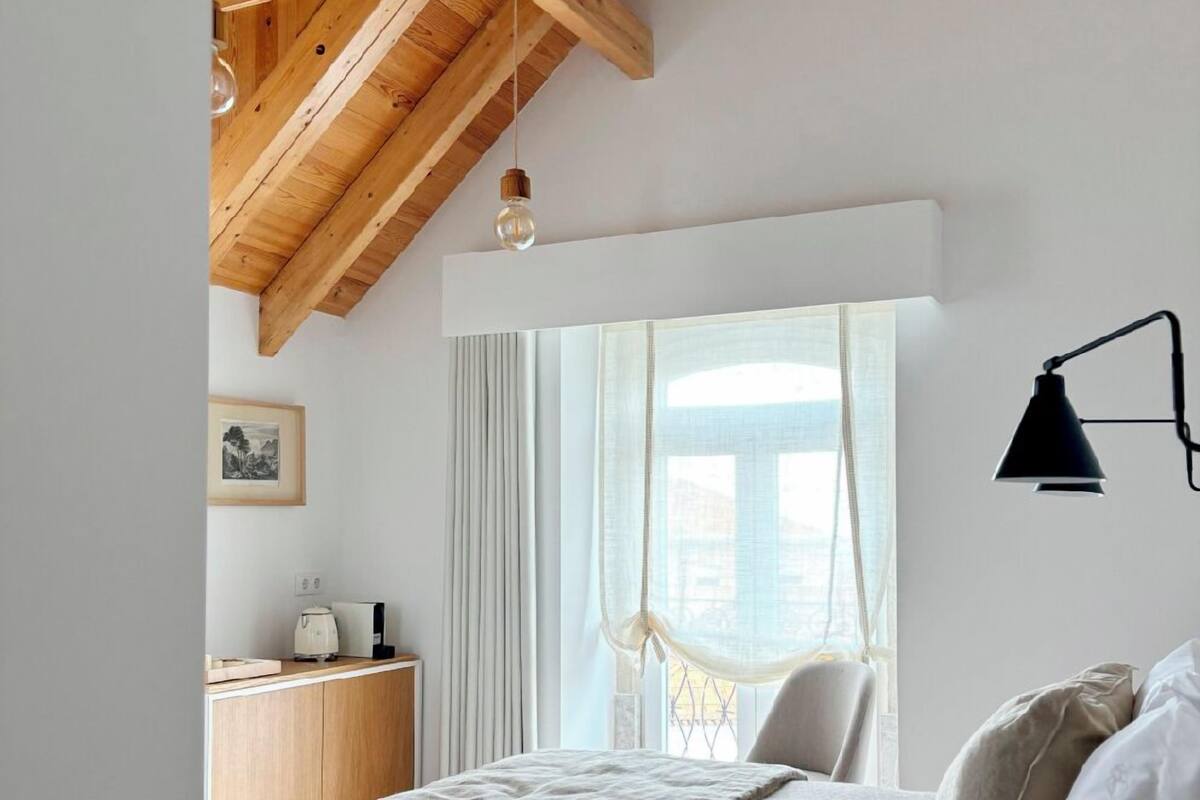Design Double or Twin Room | Bathroom | Free toiletries, slippers, soap, shampoo