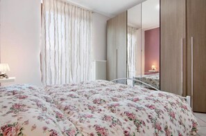 2 Schlafzimmer, Bügeleisen/Bügelbrett, Reisekinderbett, kostenloses WLAN