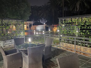 Utsikt mot trädgården