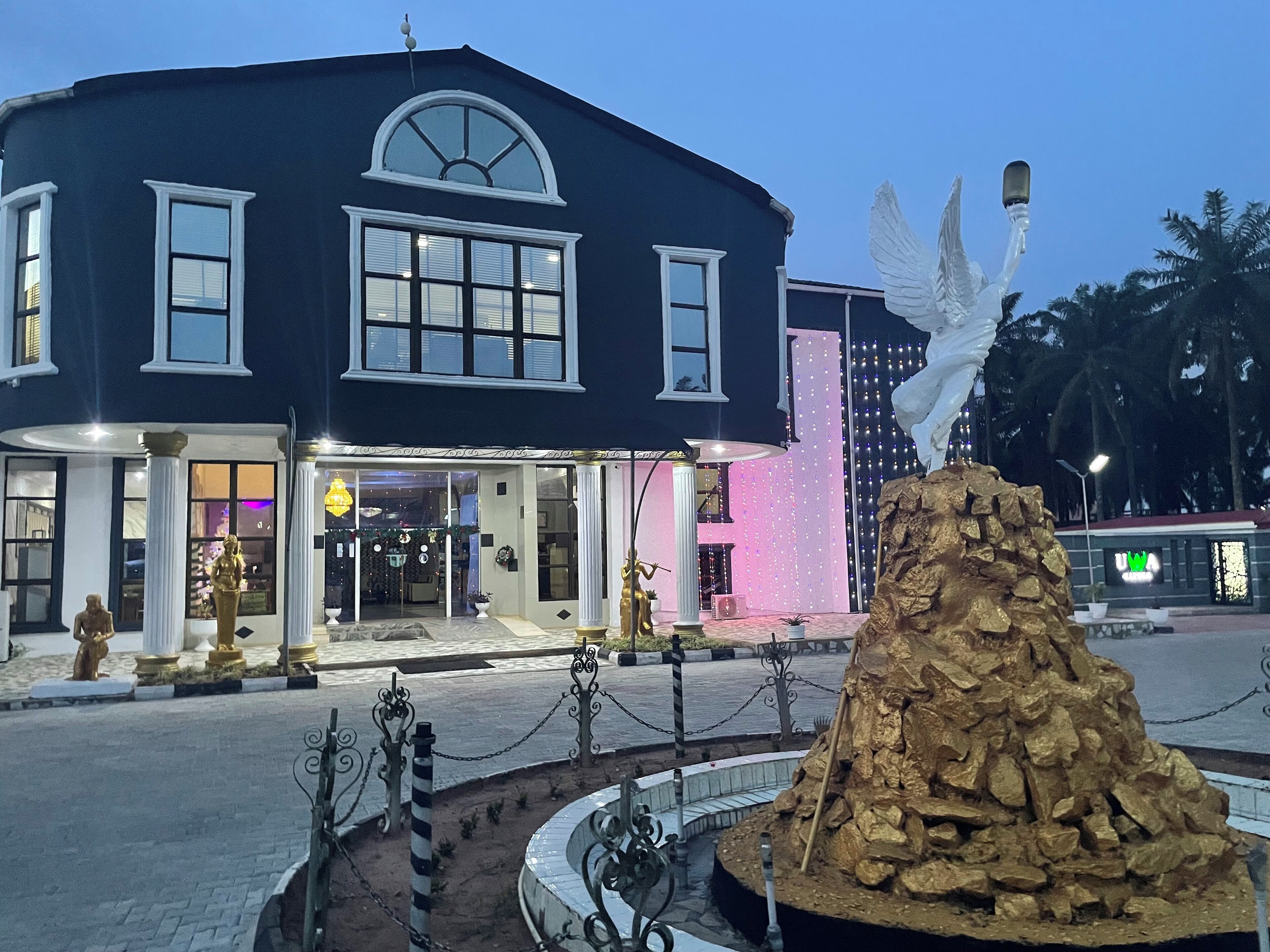 واجهة المنشأة