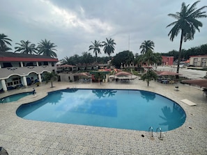 Outdoor pool - Precious Palm Royal Hotel (Benin City)