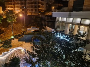 Apartamento familiar, 2 habitaciones | Vistas desde la habitación