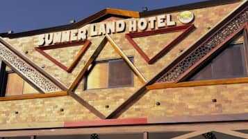 Façana frontal de l'allotjament