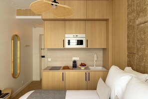 1 bedroom, laptop workspace, iron/ironing board, bed sheets - Charming Cosy Studio - 2P - Gare Saint Lazare (Paris)