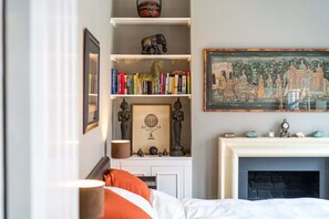 Interior - Modern flat near Battersea Park (London)