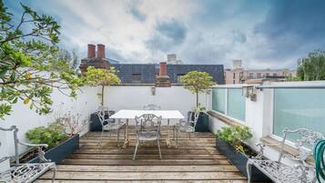 Luxury Apartment, City View | Terrace/patio