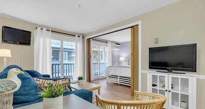 All is Wells – Incredible Location! Walk to Beach