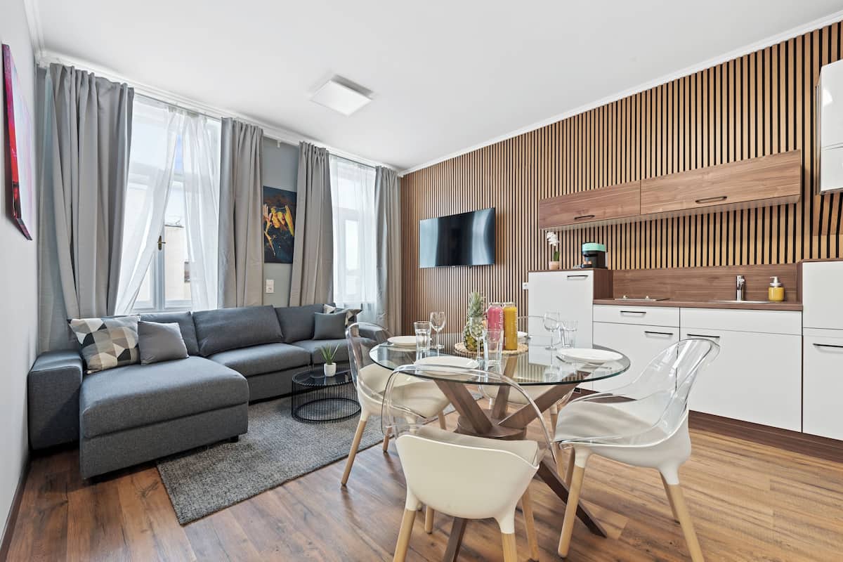 Superior-Apartment, 3 Schlafzimmer, Nichtraucher, Küche | Laptopgeeigneter Arbeitsplatz, Verdunkelungsvorhänge