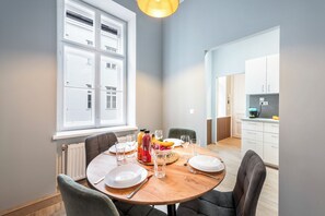 Apartemen Superior, 2 kamar tidur, Bebas Asap Rokok, dapur | Makan di kamar