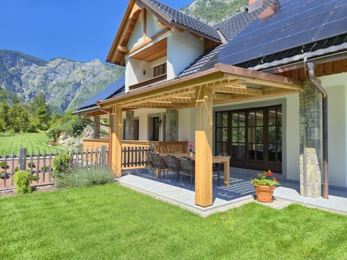Alpine Luxury Villa with Fireplace & Whirlpool at Lake Bohinj