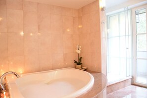 Eco-friendly toiletries - Alpine Luxury Villa with Fireplace & Whirlpool at Lake Bohinj (Ukanc)