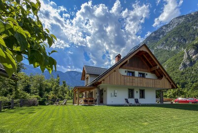 Alpine Luxury Villa with Fireplace & Whirlpool at Lake Bohinj