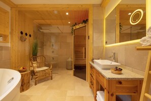 Dusche, Whirlpool, umweltfreundliche Kosmetikartikel